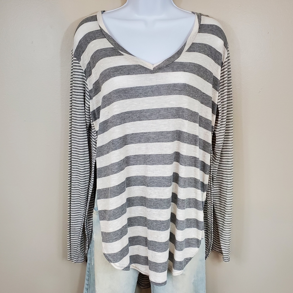 Rue21 Women's High-Low Long Sleeve Striped Top With Side Slits